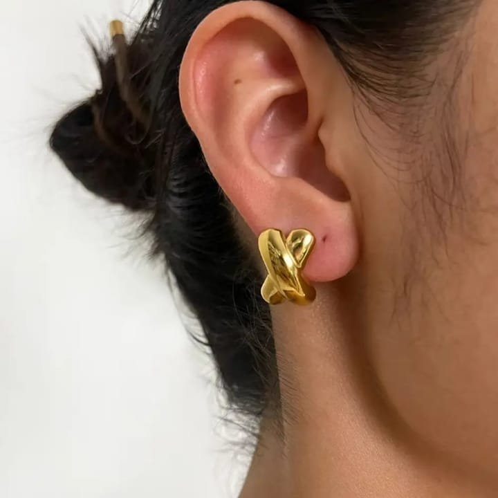 Sway Studs Earrings