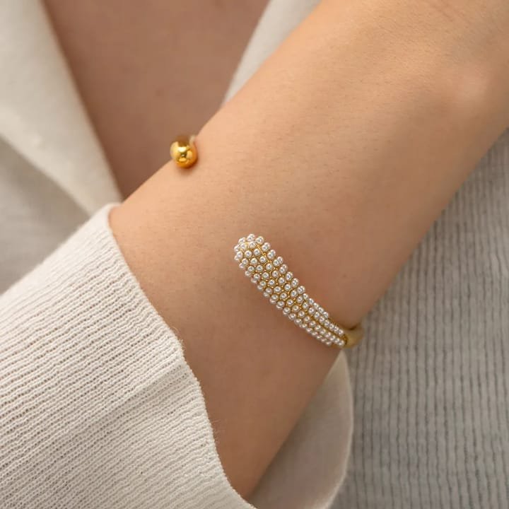 Pearl Glint Bracelet