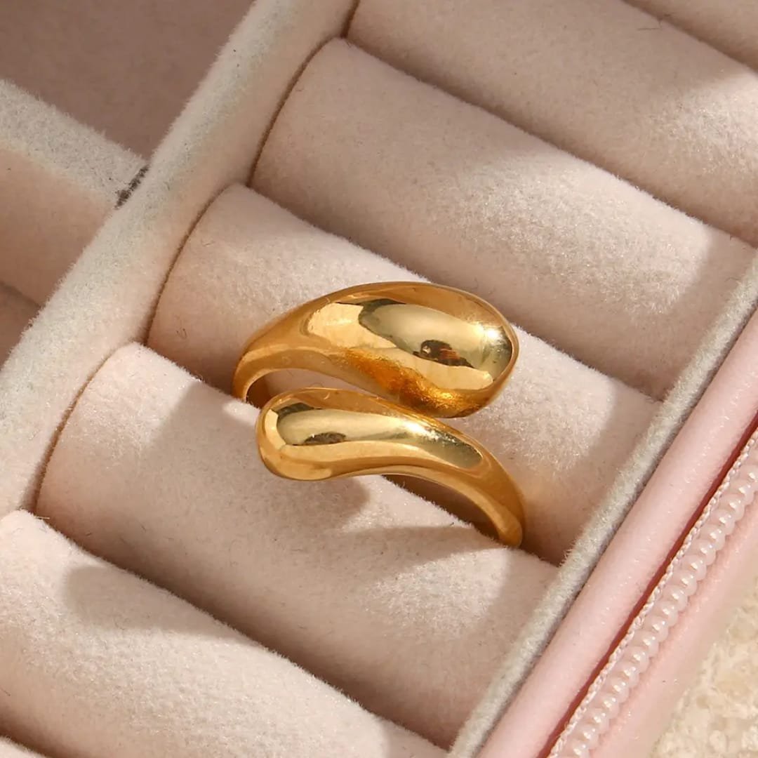 Crissara Ring