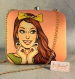 Zippy Aura Chain Clutch