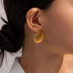sculpted shell shine earrings