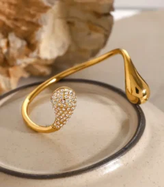 Crystal dew cuff