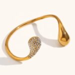 Crystal dew cuff with golden colour
