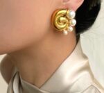 Golden Tide Pearl Earrings - Image 4